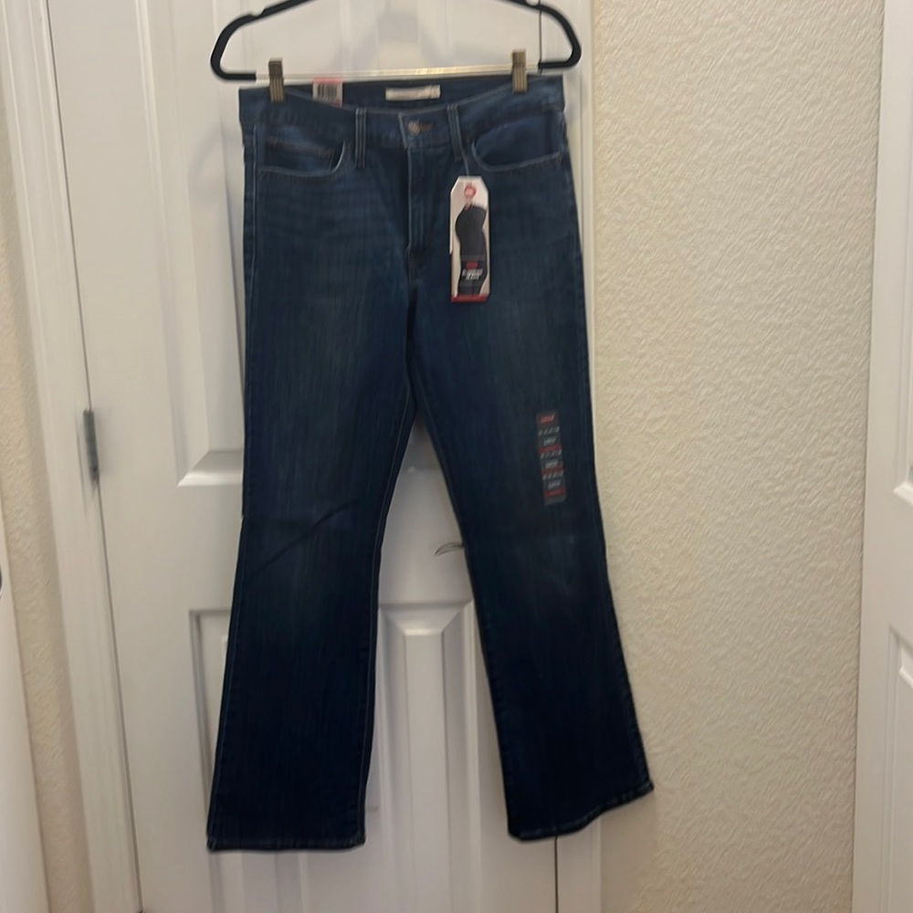 Levi boot cut jeans in size 30